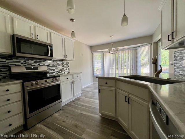 324 Conover Court, Howell, MI 48843