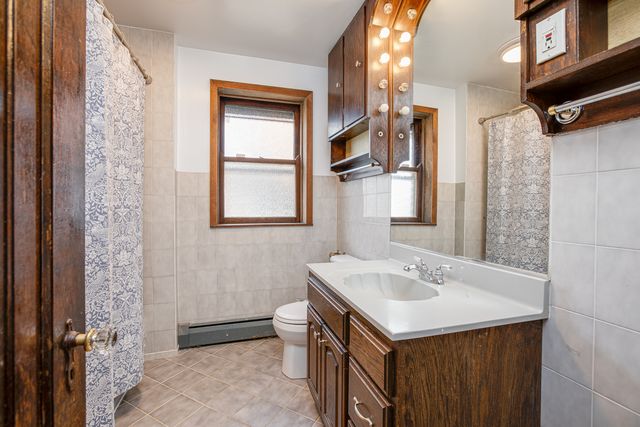 7047 N 26TH Parkway, Berwyn, IL 60402