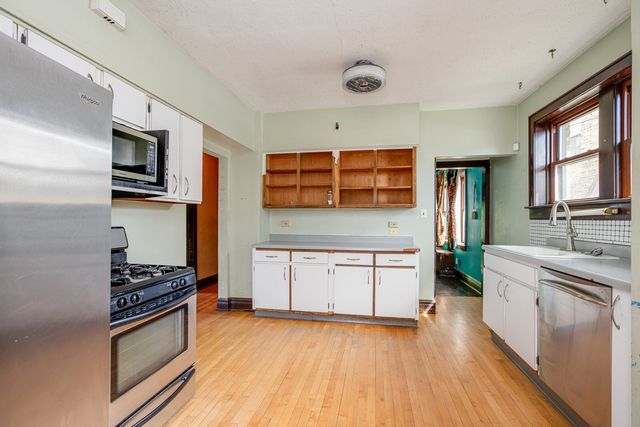 7047 N 26TH Parkway, Berwyn, IL 60402