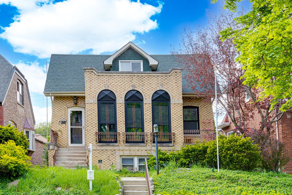 7047 N 26TH Parkway, Berwyn, IL 60402