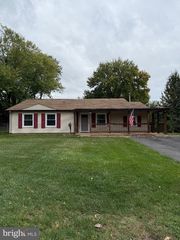 202 N FIR CT, Sterling, VA 20164