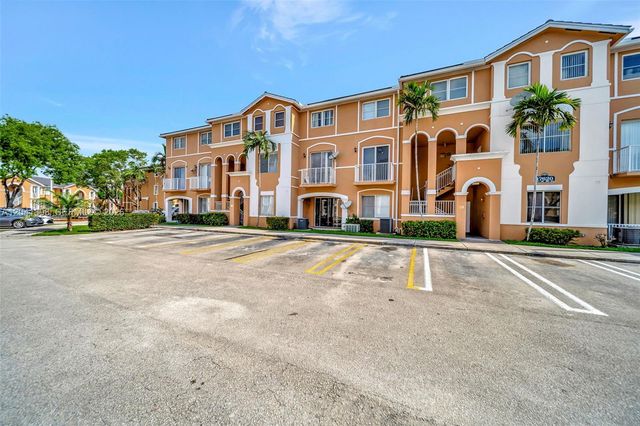 17620 NW 73rd Avenue 20517, Hialeah, FL 33015