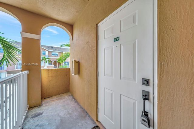 17620 NW 73rd Avenue 20517, Hialeah, FL 33015