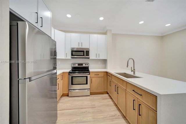 17620 NW 73rd Avenue 20517, Hialeah, FL 33015