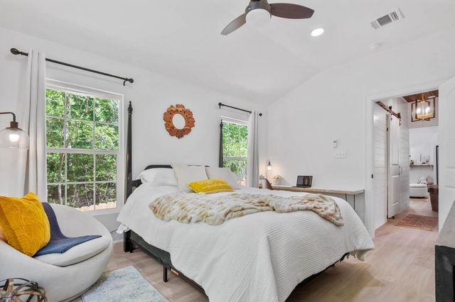 242 Gazelle, Onalaska, TX 77360