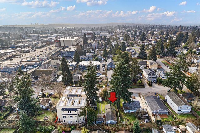 920 N 101st St, Seattle, WA 98133