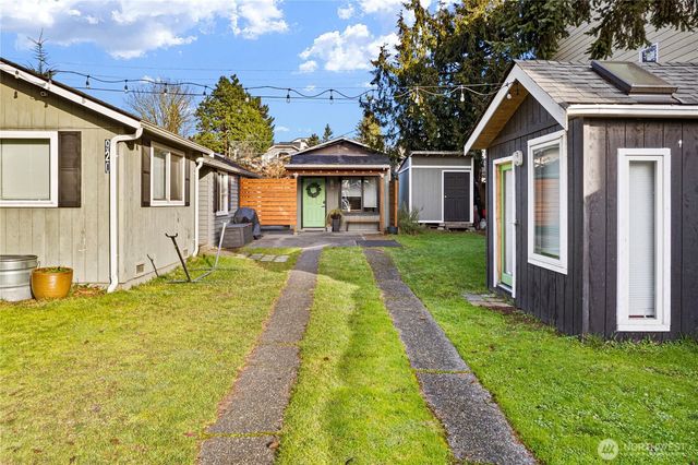 920 N 101st St, Seattle, WA 98133