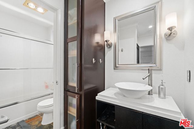 9005 Cynthia Street 208, West Hollywood, CA 90069