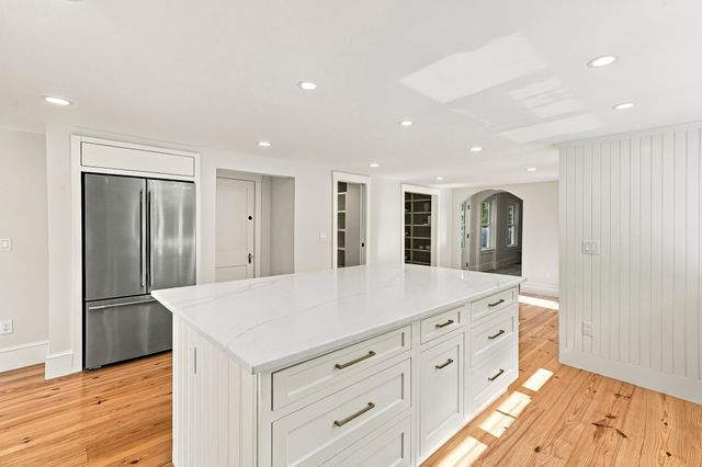 6 Foster St, Littleton, MA 01460