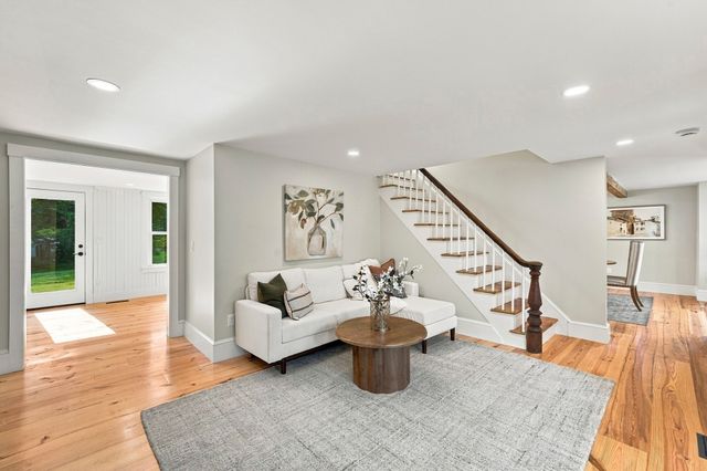 6 Foster St, Littleton, MA 01460