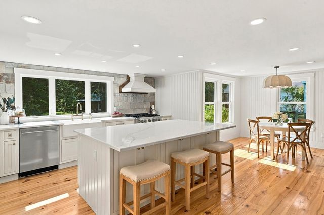 6 Foster St, Littleton, MA 01460