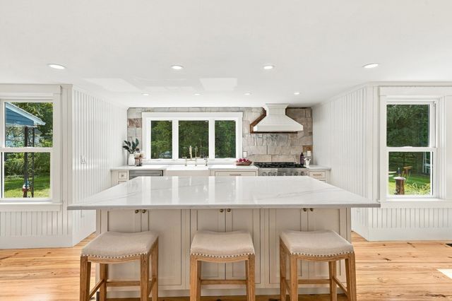 6 Foster St, Littleton, MA 01460