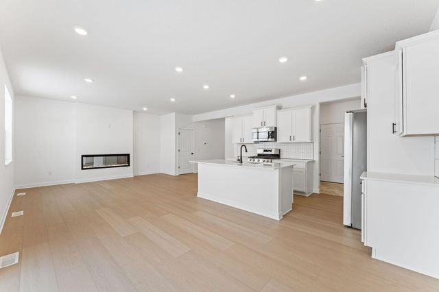 22435 Isla Way, Rogers, MN 55374