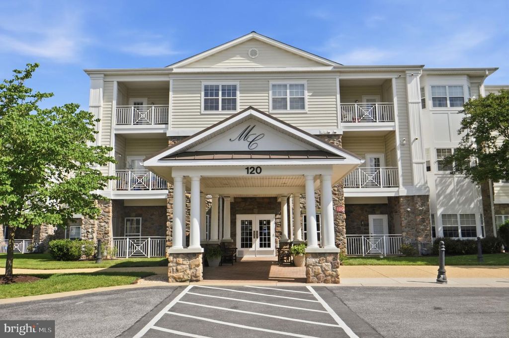 Image 2 of property listing at 120 BURGESS HILL WAY #115, Frederick, MD 21702