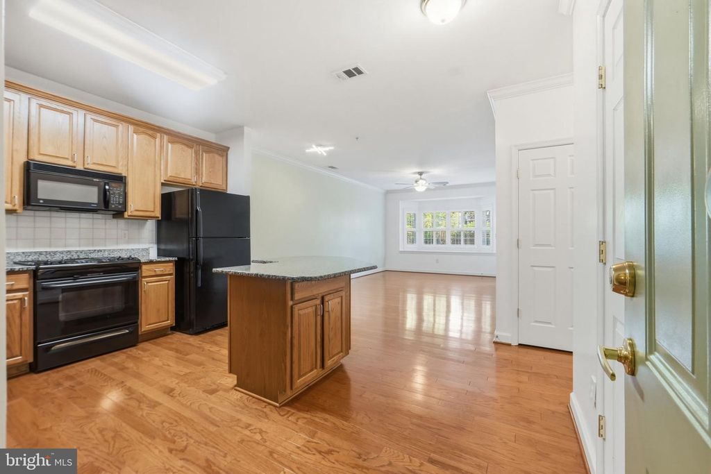 Image 11 of property listing at 120 BURGESS HILL WAY #115, Frederick, MD 21702
