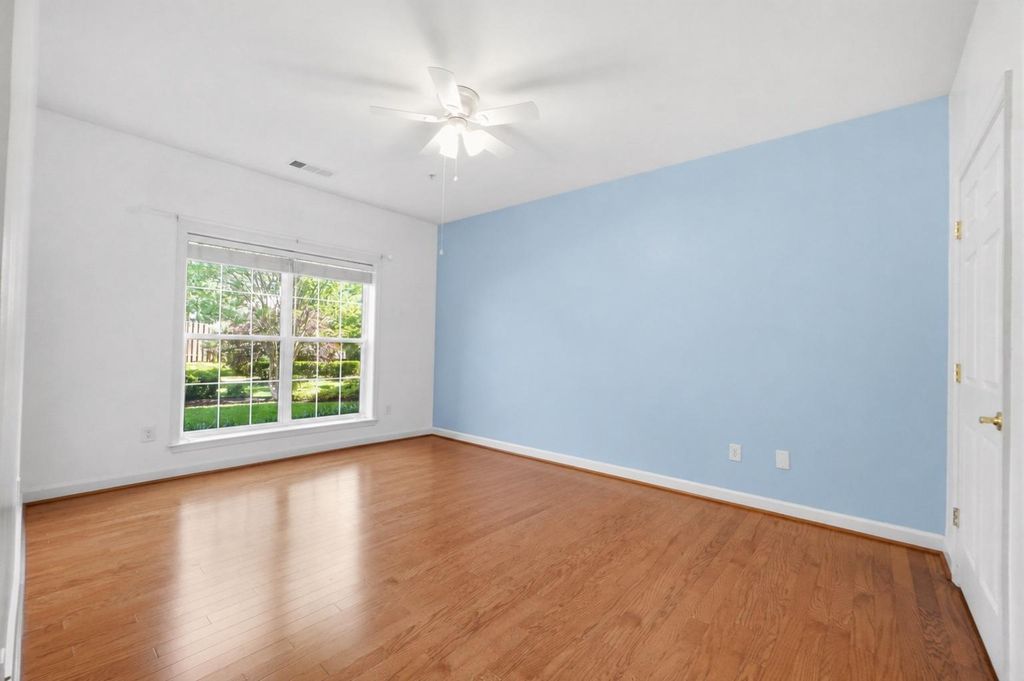Image 12 of property listing at 120 BURGESS HILL WAY #115, Frederick, MD 21702