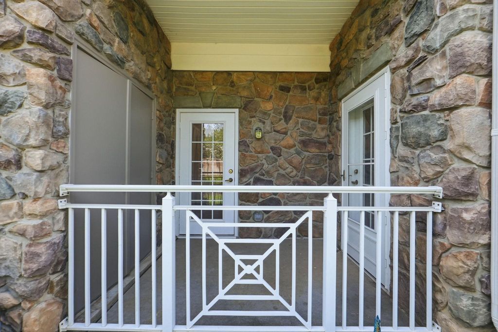 Image 21 of property listing at 120 BURGESS HILL WAY #115, Frederick, MD 21702