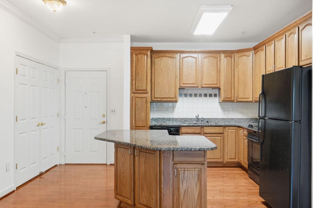 Image 6 of property listing at 120 BURGESS HILL WAY #115, Frederick, MD 21702