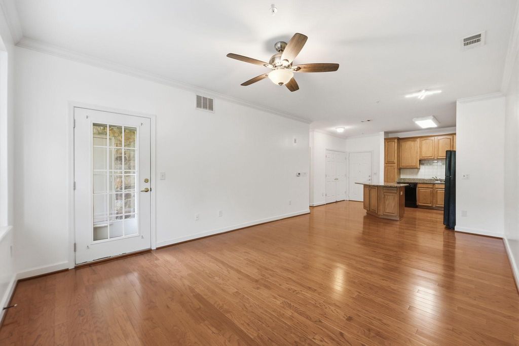 Image 7 of property listing at 120 BURGESS HILL WAY #115, Frederick, MD 21702