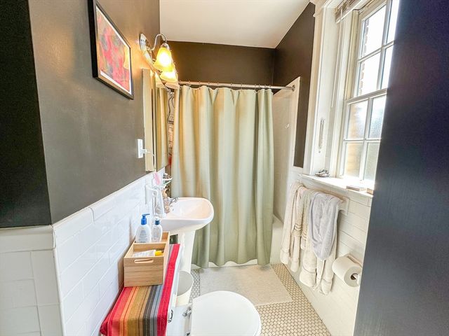 856 Massachusetts Ave 8, Cambridge, MA 02139