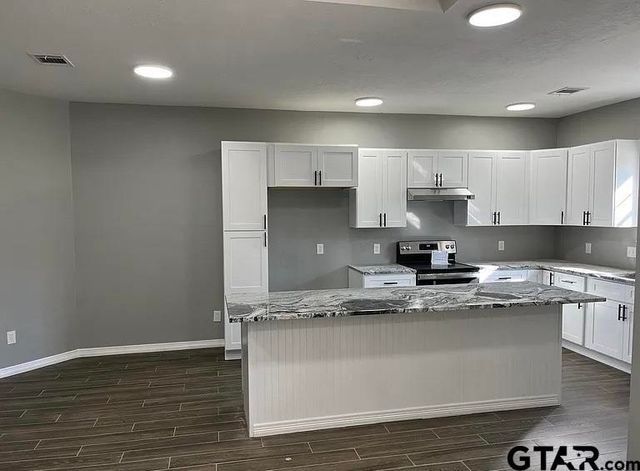 1400 E 1st St., Mt Pleasant, TX 75455