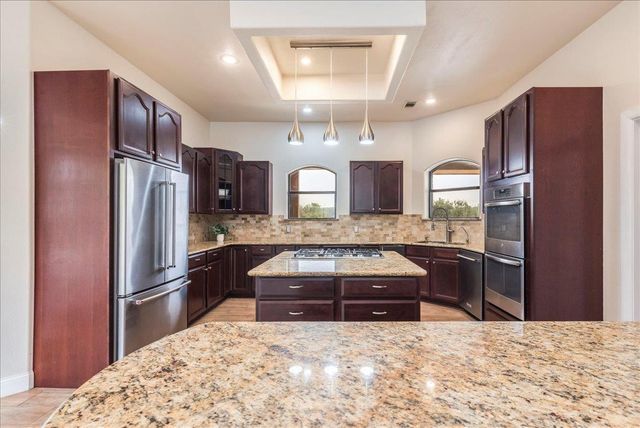 3904 Bee Creek RD, Spicewood, TX 78669