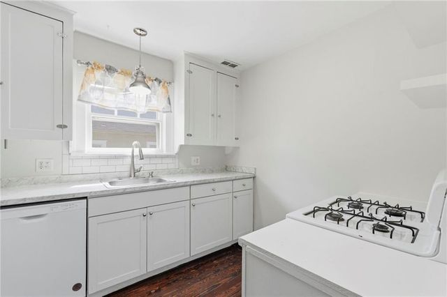 401 E 63rd Terrace, Kansas City, MO 64110