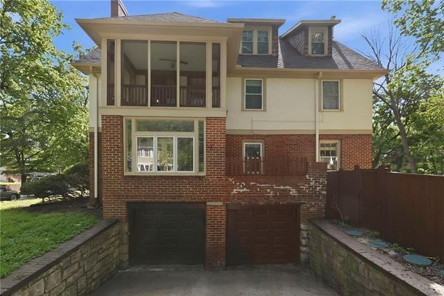 401 E 63rd Terrace, Kansas City, MO 64110