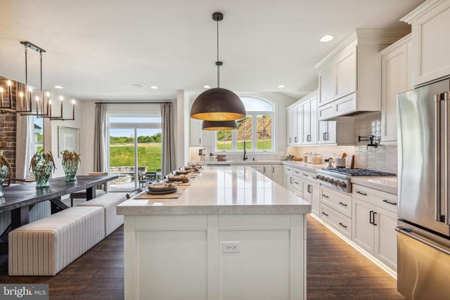 5392 RED OAK DR, Coopersburg, PA 18036