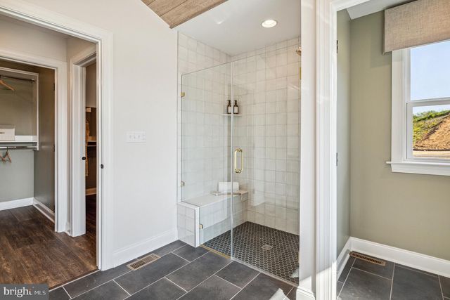 5392 RED OAK DR, Coopersburg, PA 18036