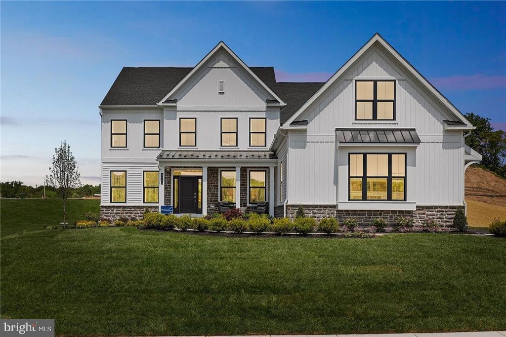 5392 RED OAK DR, Coopersburg, PA 18036