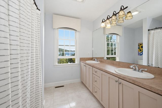 35 Lancaster County Rd 7A, Harvard, MA 01451