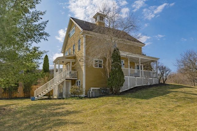 35 Lancaster County Rd 7A, Harvard, MA 01451