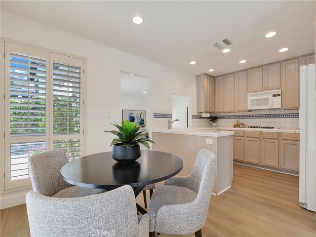 22649 Town Crier Road, Calabasas, CA 91302