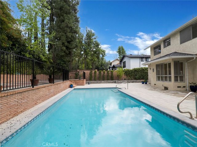 22649 Town Crier Road, Calabasas, CA 91302