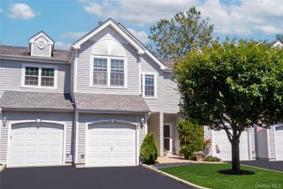 56 Leeward Court, Port Jefferson, NY 11777