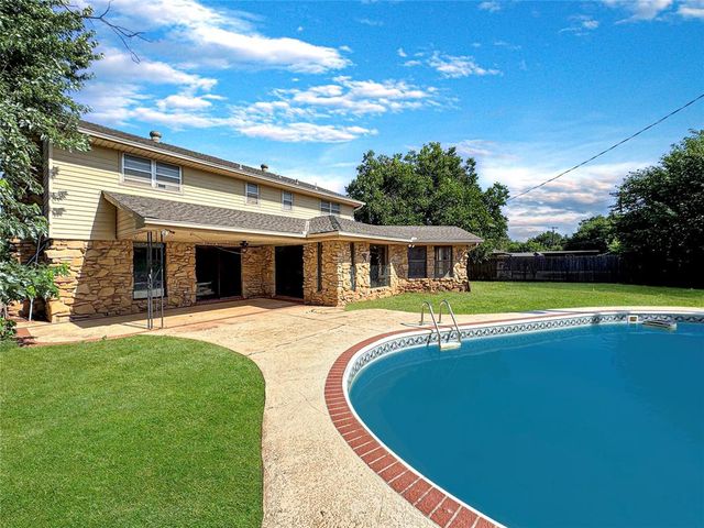 744 Kingston Drive, Yukon, OK 73099