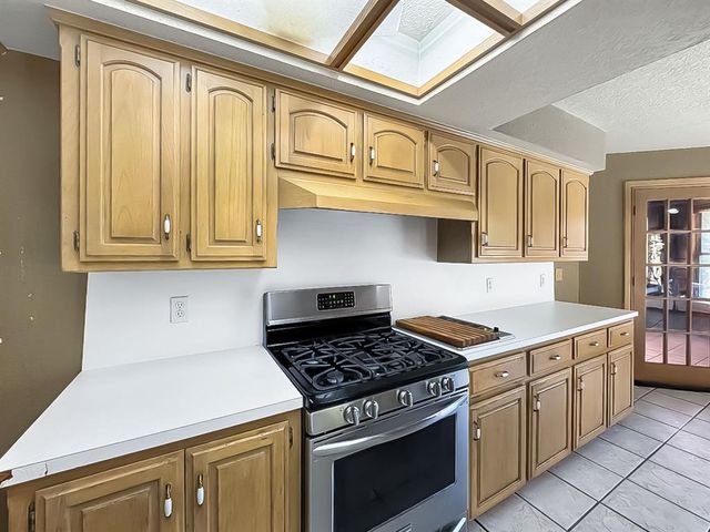 744 Kingston Drive, Yukon, OK 73099