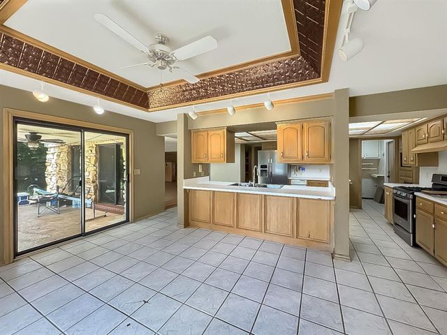 744 Kingston Drive, Yukon, OK 73099