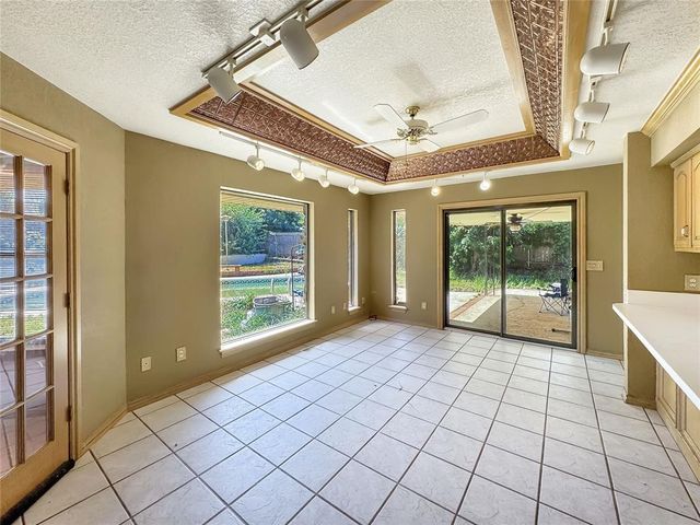 744 Kingston Drive, Yukon, OK 73099