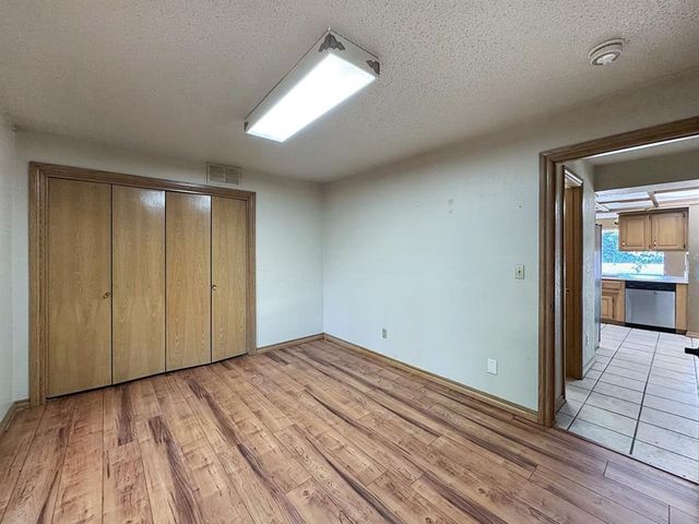 744 Kingston Drive, Yukon, OK 73099