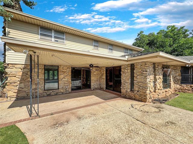744 Kingston Drive, Yukon, OK 73099