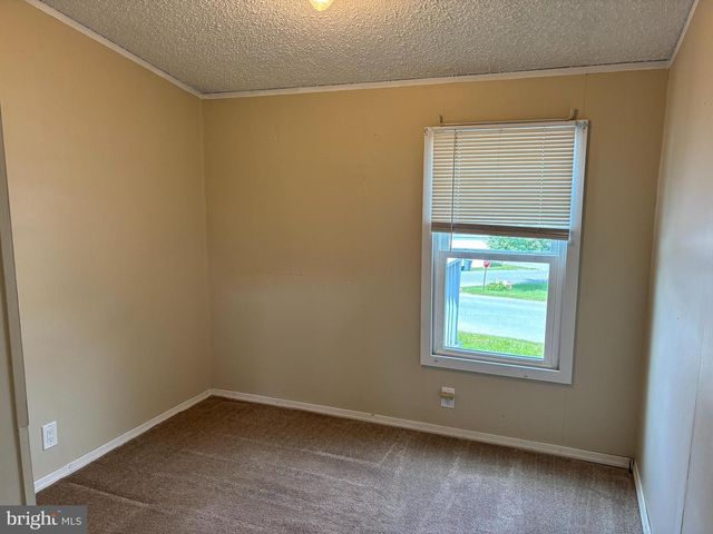 818 WISTERIA DR, Ephrata, PA 17522