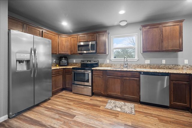 512 Alameda Road, Azle, TX 76020