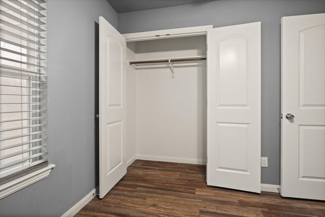 512 Alameda Road, Azle, TX 76020