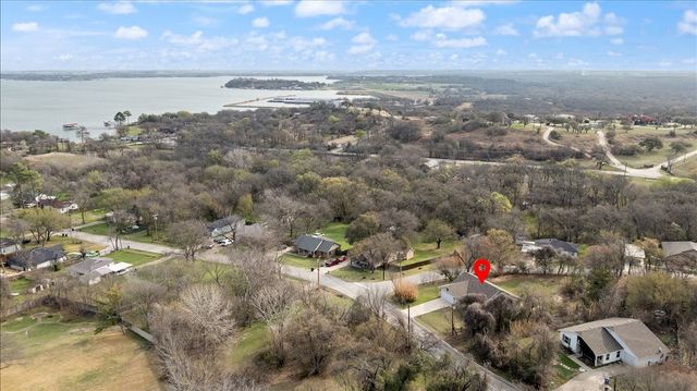 512 Alameda Road, Azle, TX 76020