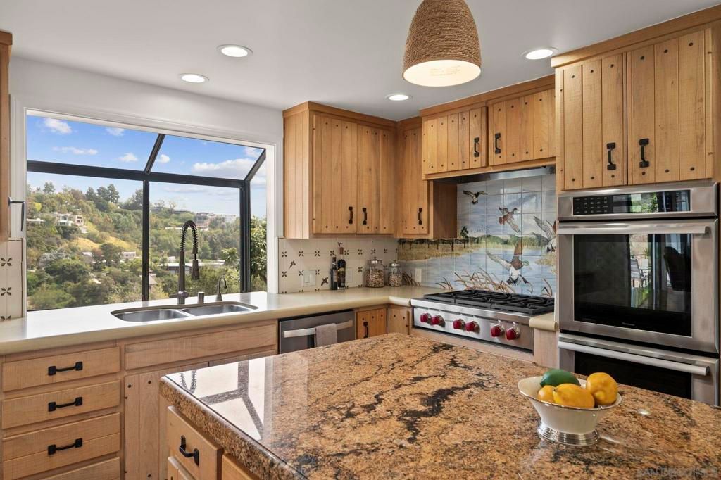 Image 11 of property listing at 1052 N Kenter Ave, Los Angeles, CA 90049