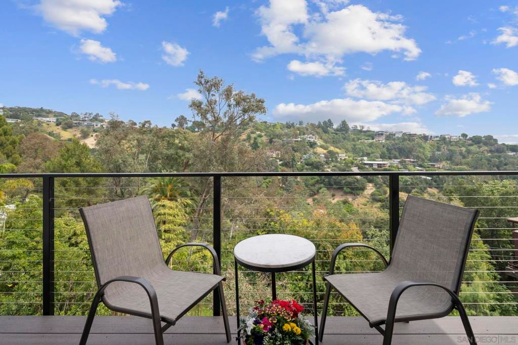 Image 6 of property listing at 1052 N Kenter Ave, Los Angeles, CA 90049