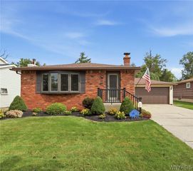 202 Barbados Drive, Cheektowaga, NY 14227