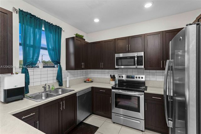 12758 SW 230th St, Miami, FL 33170